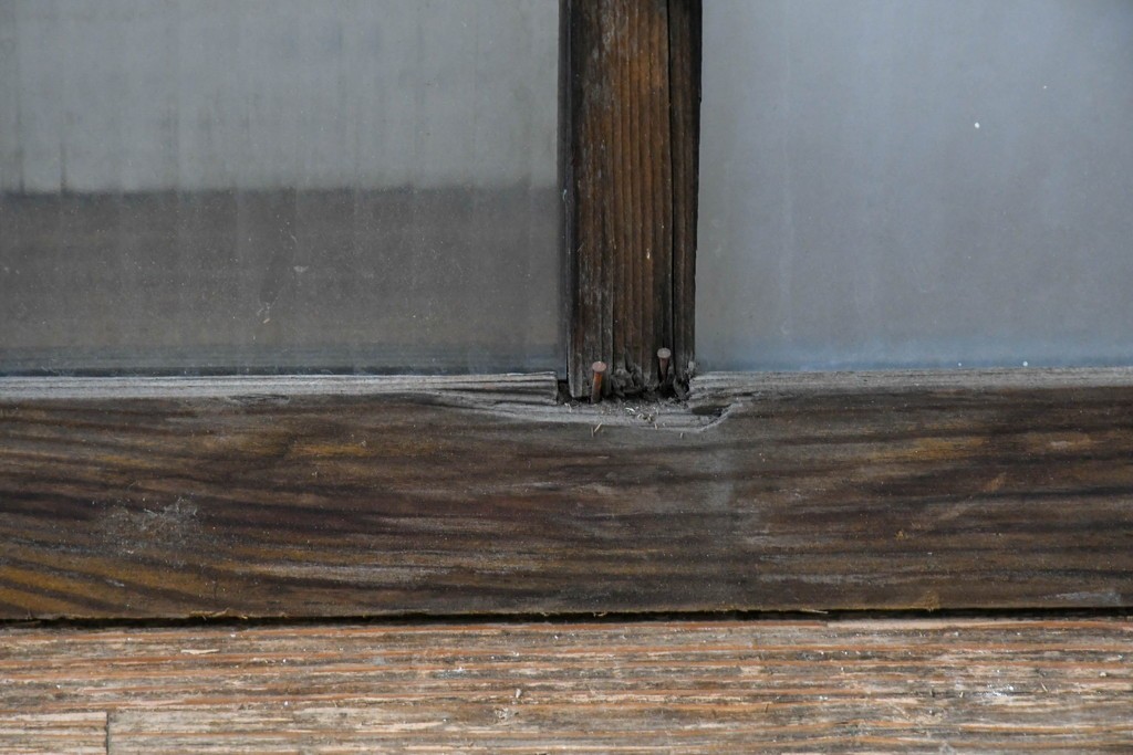 アンティーク建具　昭和初期　デザインガラス入り　素朴な木枠の窓2枚セット　(R-083473)