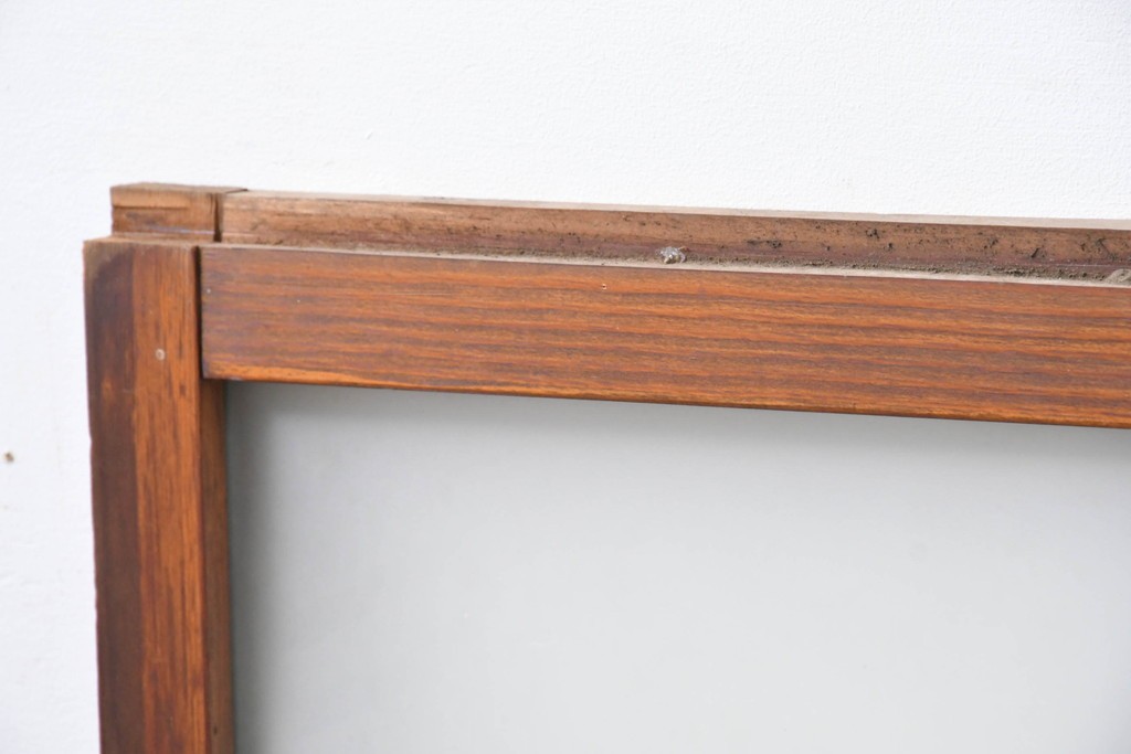 アンティーク建具　昭和初期　デザインガラス入り　素朴な木枠の窓2枚セット　(R-083473)