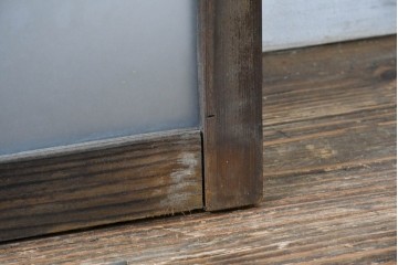 アンティーク建具　昭和初期　デザインガラス入り　素朴な木枠の窓2枚セット　(R-083473)