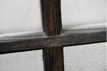 アンティーク建具　昭和初期　デザインガラス入り　素朴な木枠の窓2枚セット　(R-083473)