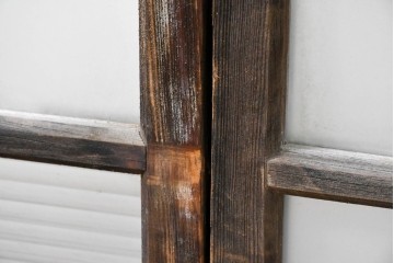 アンティーク建具　昭和初期　デザインガラス入り　素朴な木枠の窓2枚セット　(R-083473)