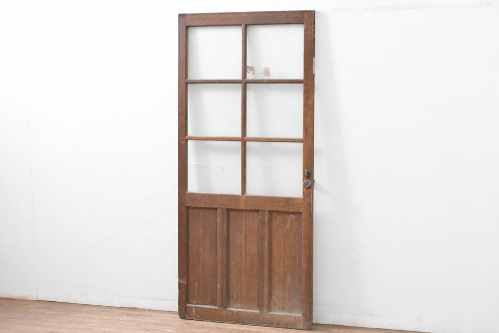 ヴィンテージ建具　昭和中期　レトロ感漂う素朴な木枠が魅力のドア1枚　(R-083474)