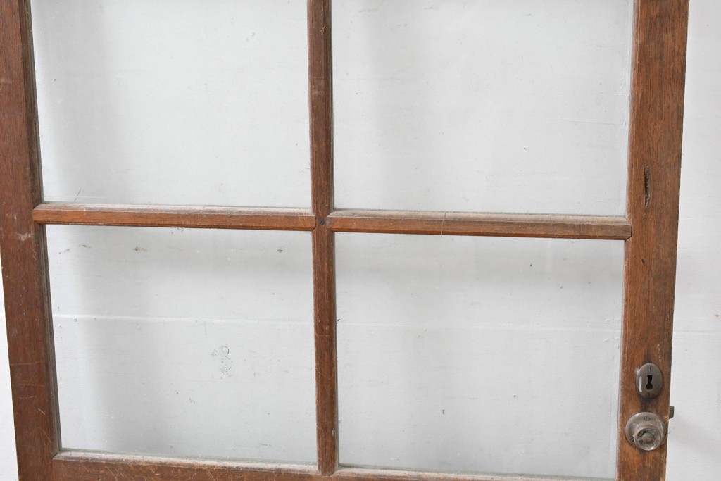 ヴィンテージ建具　昭和中期　レトロ感漂う素朴な木枠が魅力のドア1枚　(R-083474)