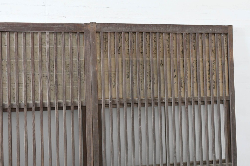 アンティーク建具　昭和初期　裏障子と裏ガラスを組み込んだ古い木味の格子戸3枚セット　(R-083475)