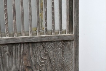 アンティーク建具　昭和初期　裏障子と裏ガラスを組み込んだ古い木味の格子戸3枚セット　(R-083475)