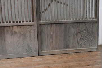 アンティーク建具　昭和初期　裏障子と裏ガラスを組み込んだ古い木味の格子戸3枚セット　(R-083475)