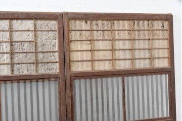 アンティーク建具　昭和初期　裏障子と裏ガラスを組み込んだ古い木味の格子戸3枚セット　(R-083475)