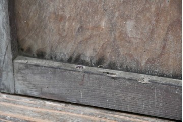 アンティーク建具　昭和初期　裏障子と裏ガラスを組み込んだ古い木味の格子戸3枚セット　(R-083475)