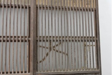 アンティーク建具　昭和初期　裏障子と裏ガラスを組み込んだ古い木味の格子戸3枚セット　(R-083475)