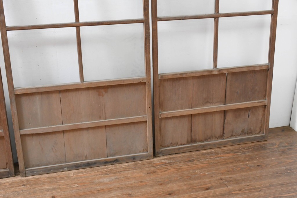 アンティーク建具　昭和初期　素朴な木味のガラス引き戸4枚セット　(R-083476)