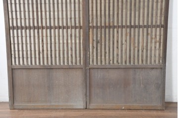 アンティーク建具　明治大正期　古い木味が魅力の裏障子付き格子戸2枚セット　(R-083478)