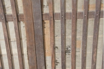 アンティーク建具　明治大正期　古い木味が魅力の裏障子付き格子戸2枚セット　(R-083478)