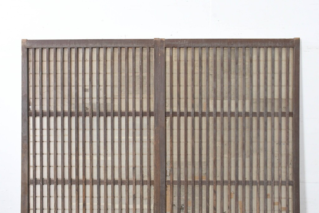 アンティーク建具　明治大正期　古い木味が魅力の裏障子付き格子戸2枚セット　(R-083478)