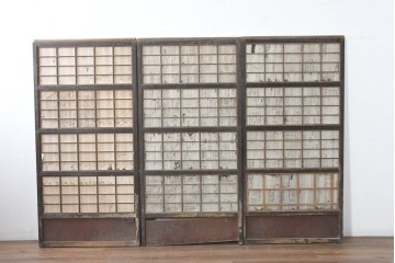 アンティーク建具　明治期　味わいのある木味の裏障子付き格子戸3枚セット　(R-083480)