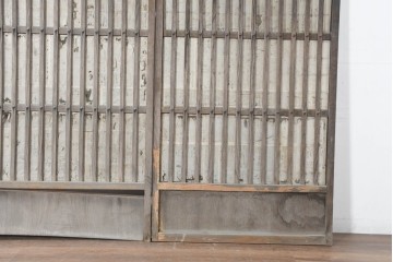 アンティーク建具　明治期　味わいのある木味の裏障子付き格子戸3枚セット　(R-083480)