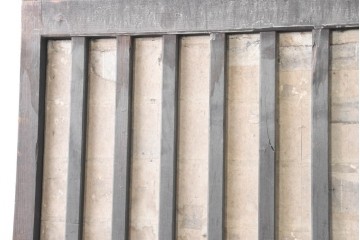 アンティーク建具　明治期　味わいのある木味の裏障子付き格子戸3枚セット　(R-083480)