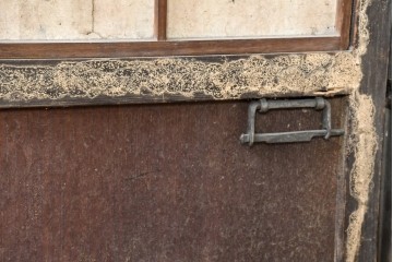 アンティーク建具　明治期　味わいのある木味の裏障子付き格子戸3枚セット　(R-083480)