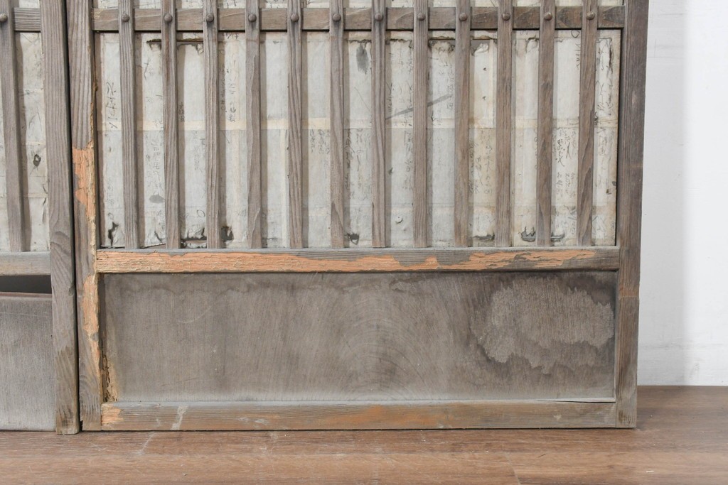 アンティーク建具　明治期　味わいのある木味の裏障子付き格子戸3枚セット　(R-083480)