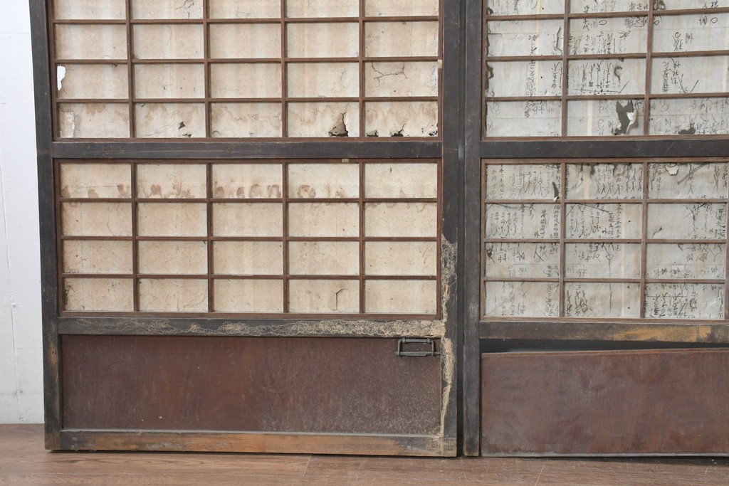 アンティーク建具　明治期　味わいのある木味の裏障子付き格子戸3枚セット　(R-083480)