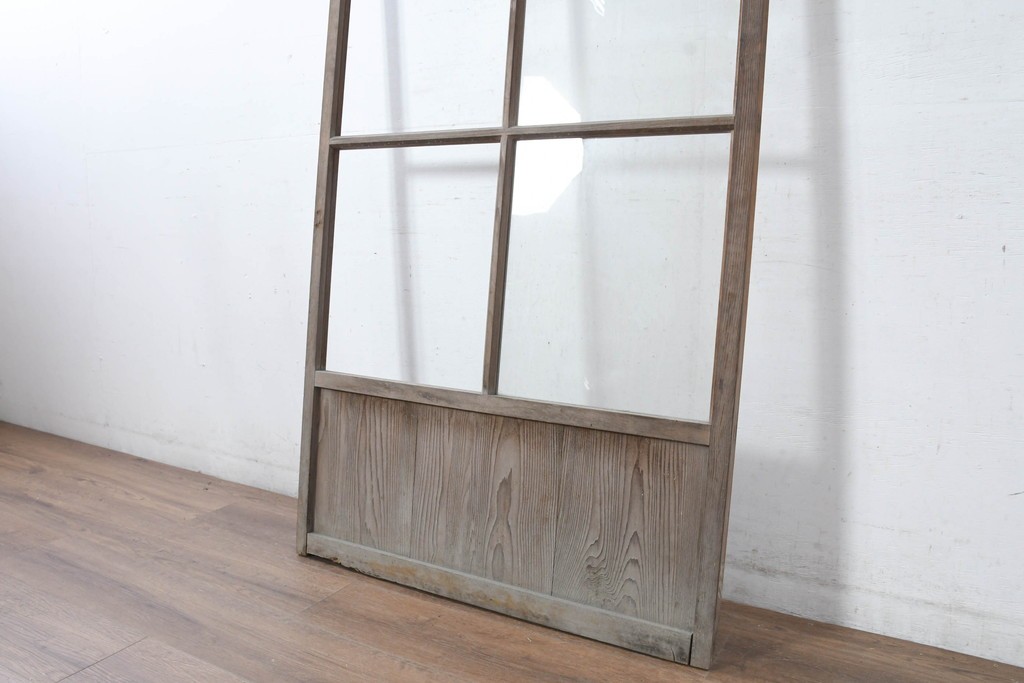 アンティーク建具　昭和初期　ガラス面を大きくとった素朴な引き戸1枚　(R-083482)