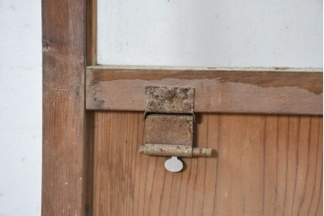 アンティーク建具　昭和初期　ガラス面を大きくとった素朴な引き戸1枚　(R-083482)