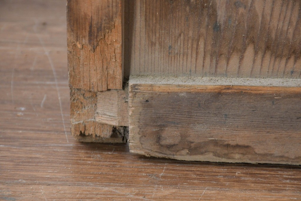 アンティーク建具　昭和初期　ガラス面を大きくとった素朴な引き戸1枚　(R-083482)