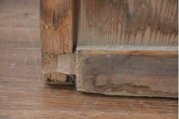 アンティーク建具　昭和初期　ガラス面を大きくとった素朴な引き戸1枚　(R-083482)