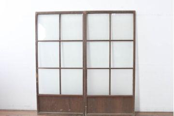 アンティーク建具　使い込まれた風合いが味わい深いガラス戸2枚セット(引き戸)(R-083483)