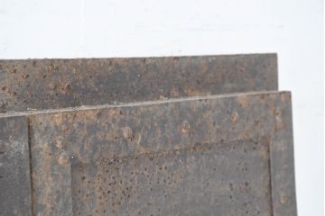 和製アンティーク　希少!!　重厚な佇まいが魅力的な古い蔵の鉄扉1対2枚セット(玄関ドア、両開き扉、蔵戸)(R-083488)