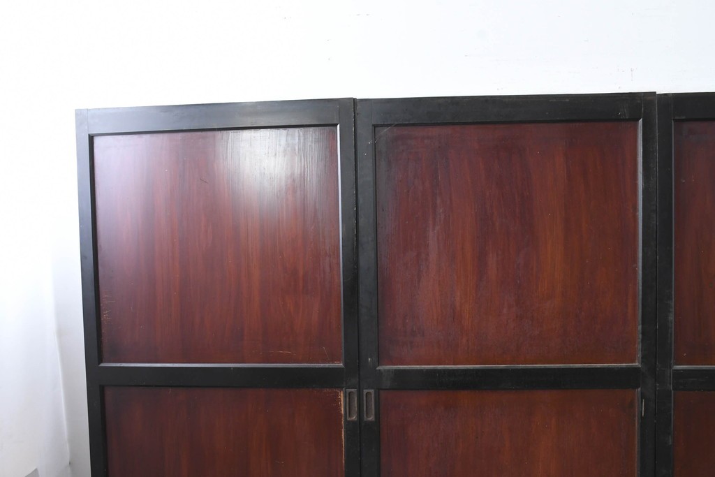 アンティーク建具　明治大正期　重厚な木枠の板戸4枚セット　(R-083492)