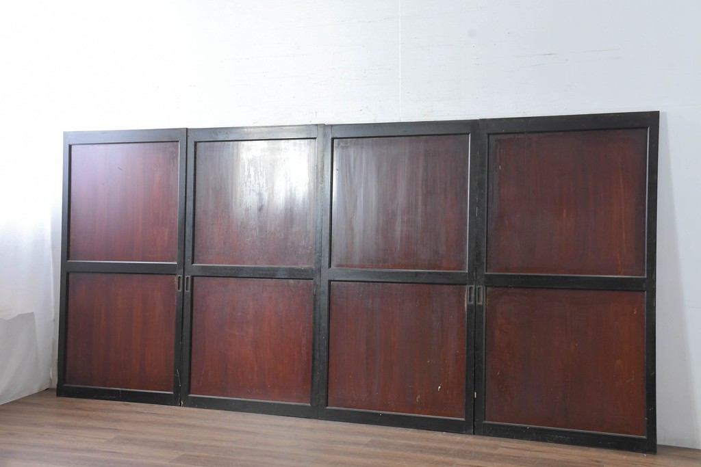 アンティーク建具　明治大正期　重厚な木枠の板戸4枚セット　(R-083492)