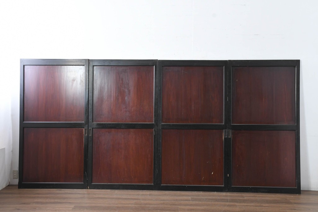 アンティーク建具　明治大正期　重厚な木枠の板戸4枚セット　(R-083492)