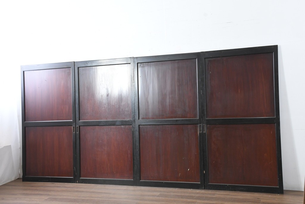 アンティーク建具　明治大正期　重厚な木枠の板戸4枚セット　(R-083492)