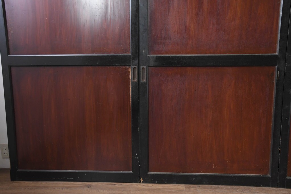 アンティーク建具　明治大正期　重厚な木枠の板戸4枚セット　(R-083492)