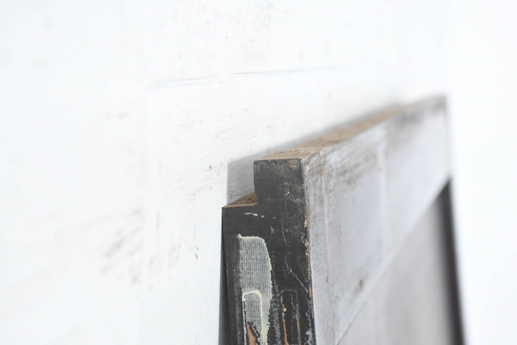 アンティーク建具　明治大正期　重厚な木枠の板戸4枚セット　(R-083492)