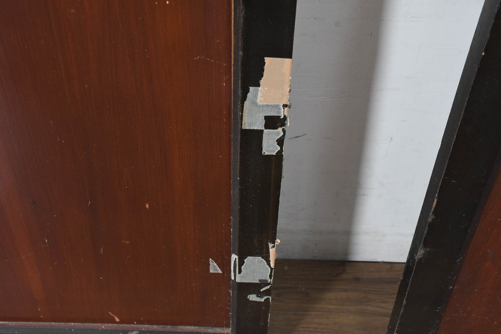 アンティーク建具　明治大正期　重厚な木枠の板戸4枚セット　(R-083492)