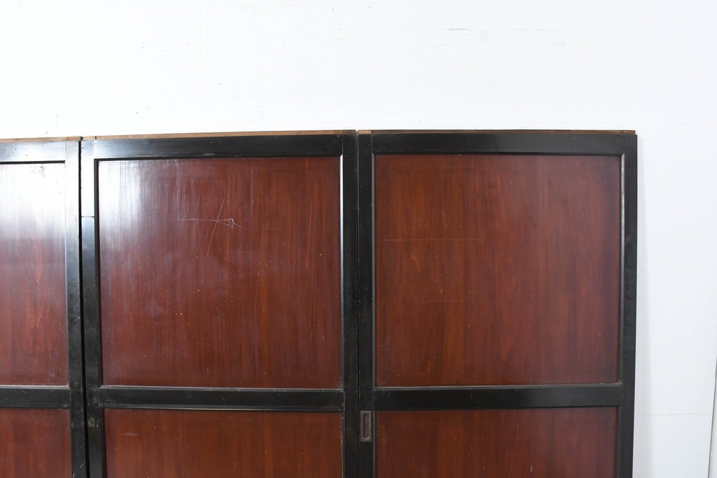 アンティーク建具　明治大正期　重厚な木枠の板戸4枚セット　(R-083492)