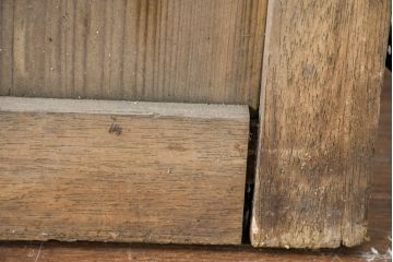 アンティーク建具　時を重ねた風合いが魅力の背の低いガラス扉1枚(ガラス戸、木製扉、ガラス戸)(R-083501)