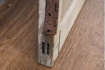 アンティーク建具　時を重ねた風合いが魅力の背の低いガラス扉1枚(ガラス戸、木製扉、ガラス戸)(R-083501)