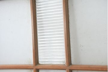 アンティーク建具　使い込まれた風合いが味わい深いモールガラスがアクセントのガラス戸2枚セット(引き戸)(R-083502)