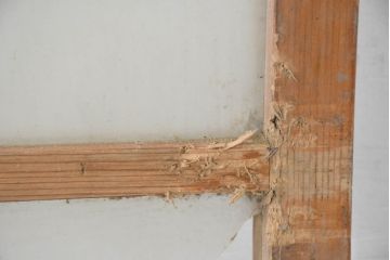 アンティーク建具　使い込まれた風合いが味わい深いモールガラスがアクセントのガラス戸2枚セット(引き戸)(R-083502)