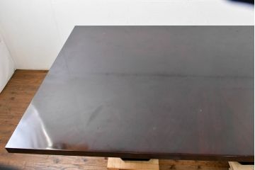 中古　高級品　格式を感じさせる佇まい　高級感ただよう放射状の木目の大きな4人掛けダイニングテーブル(食卓、6人掛け、6P、4P、作業台)(R-083505)