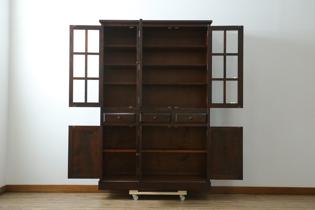 中古　北海道民芸家具　HM165K　高級感漂う上品な佇まいの食器棚　定価約43万円　(R-083506)