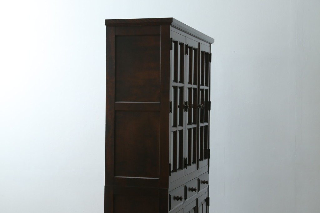 中古　北海道民芸家具　HM165K　高級感漂う上品な佇まいの食器棚　定価約43万円　(R-083506)