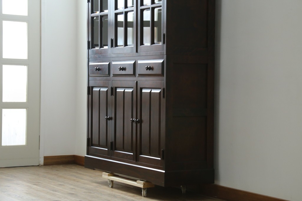 中古　北海道民芸家具　HM165K　高級感漂う上品な佇まいの食器棚　定価約43万円　(R-083506)