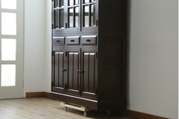 中古　北海道民芸家具　HM165K　高級感漂う上品な佇まいの食器棚　定価約43万円　(R-083506)