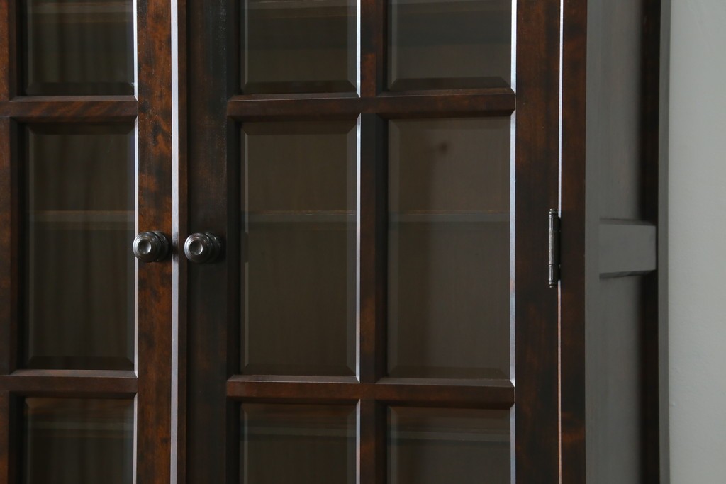 中古　北海道民芸家具　HM165K　高級感漂う上品な佇まいの食器棚　定価約43万円　(R-083506)