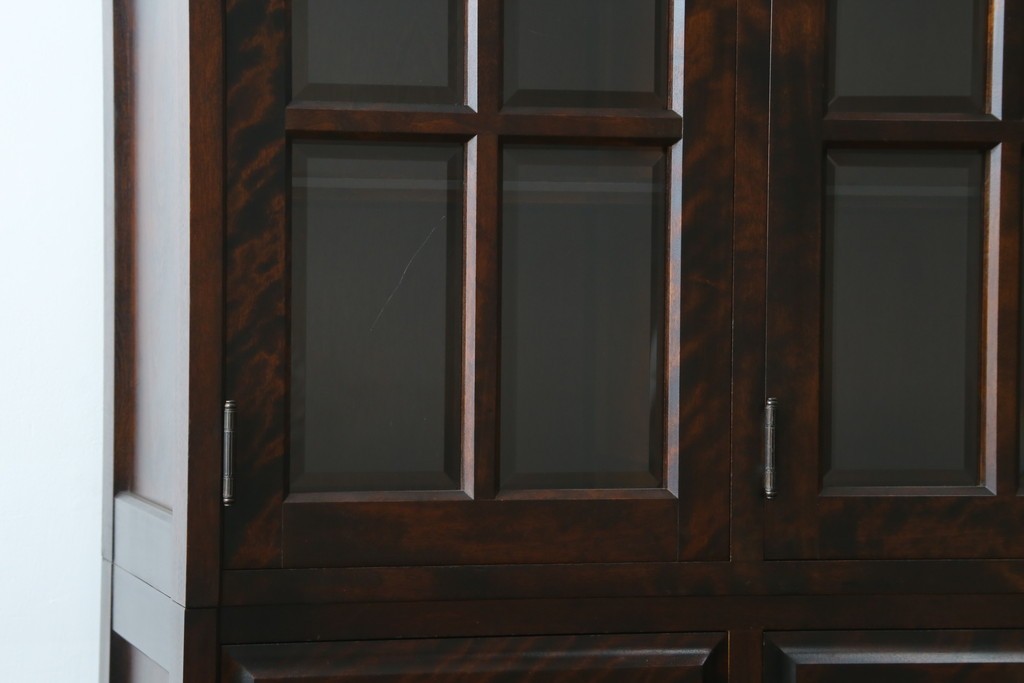 中古　北海道民芸家具　HM165K　高級感漂う上品な佇まいの食器棚　定価約43万円　(R-083506)