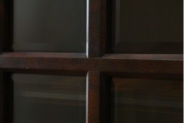 中古　北海道民芸家具　HM165K　高級感漂う上品な佇まいの食器棚　定価約43万円　(R-083506)