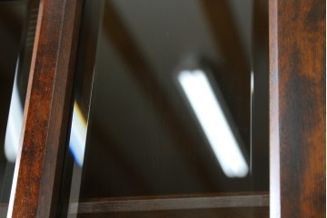 中古　北海道民芸家具　HM165K　高級感漂う上品な佇まいの食器棚　定価約43万円　(R-083506)